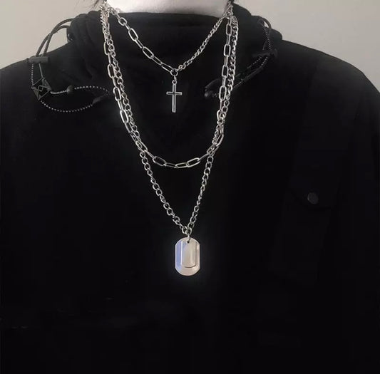 Crossing Chain Necklace
